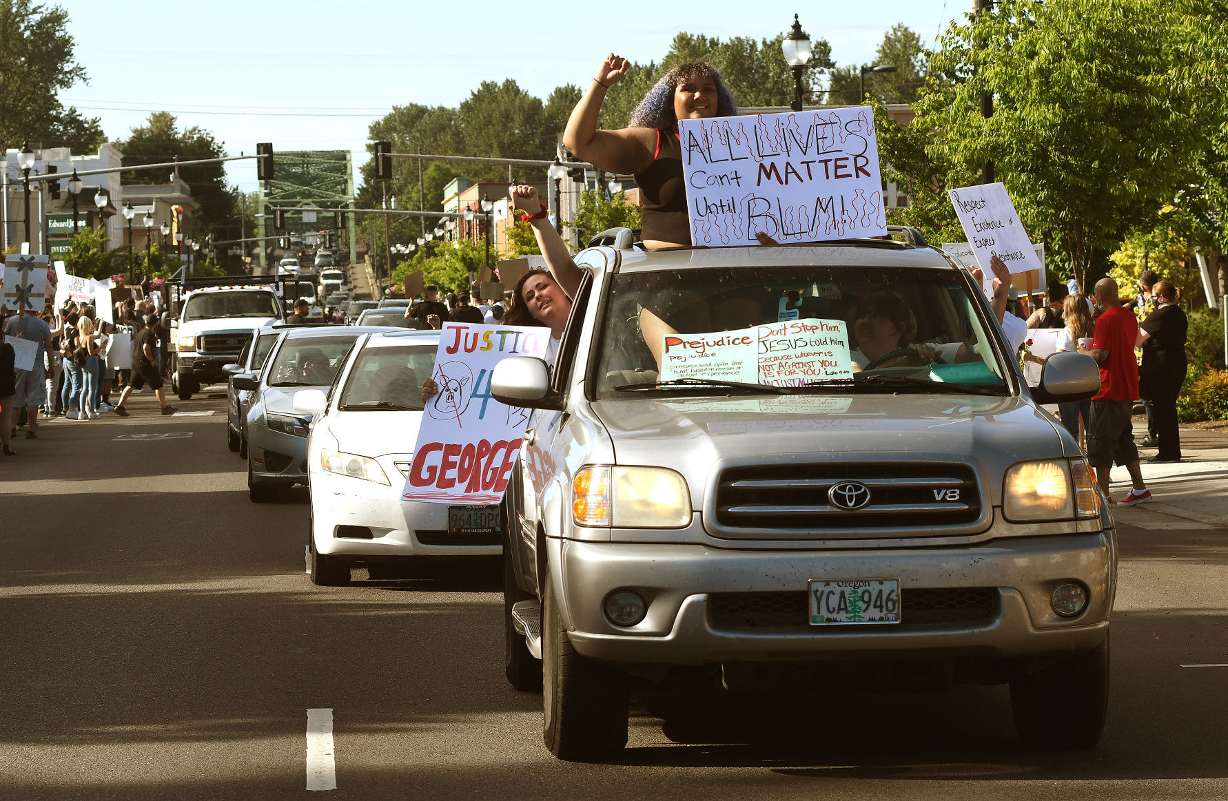 060320-adh-nws-Albany Protest03-my.jpg